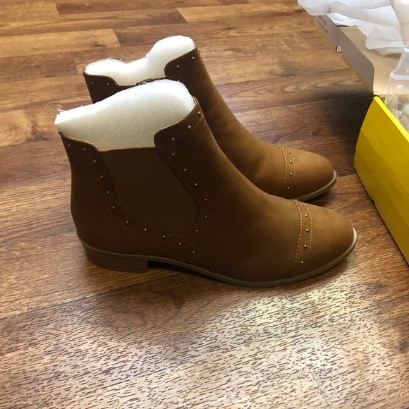 Ankle Suede Booties by Liz Claiborne NIB - Picture 10 of 13